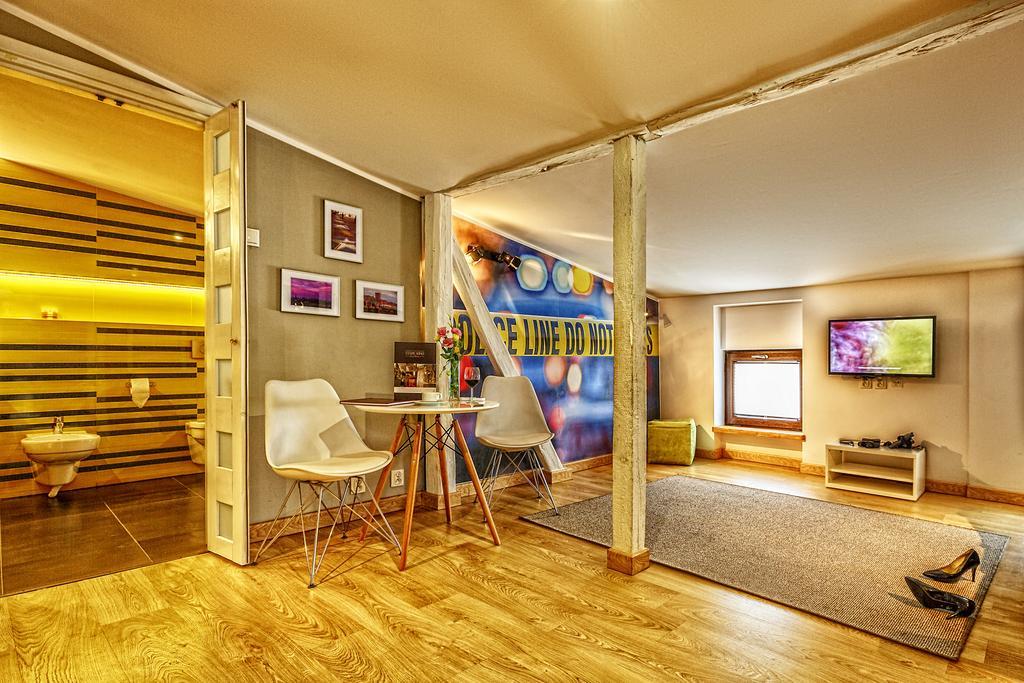 Aparthotel Stare Kino Cinema