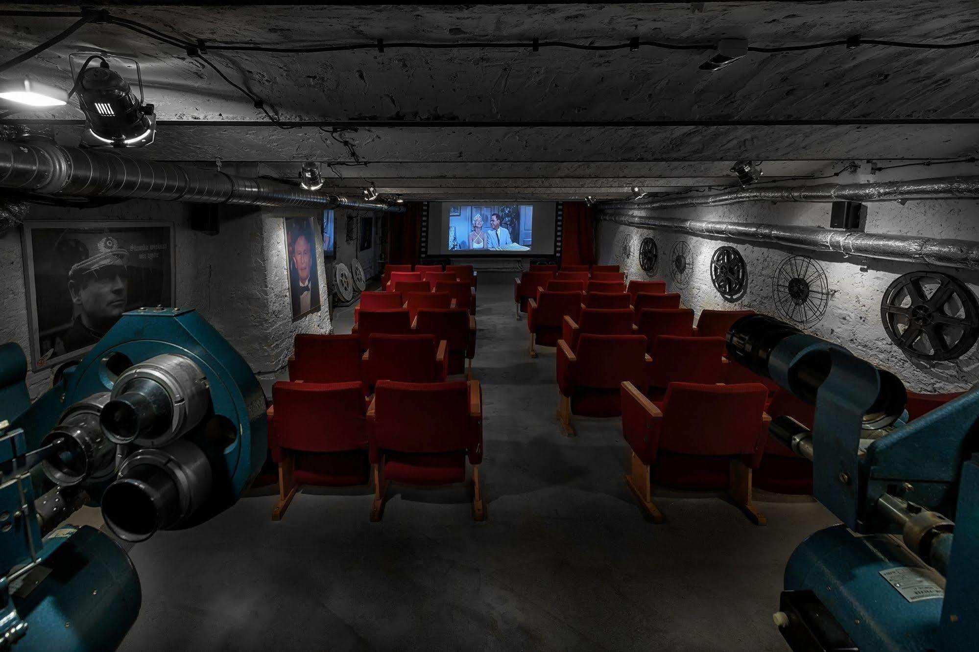 Stare Kino Cinema Aparthotel